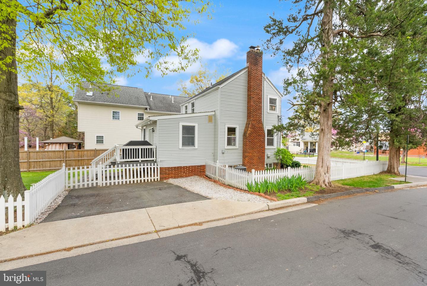 5800 3RD ST S, ARLINGTON, Virginia 22204, 3 Bedrooms Bedrooms, ,2 BathroomsBathrooms,Residential,For sale,5800 3RD ST S,VAAR2056140 MLS # VAAR2056140