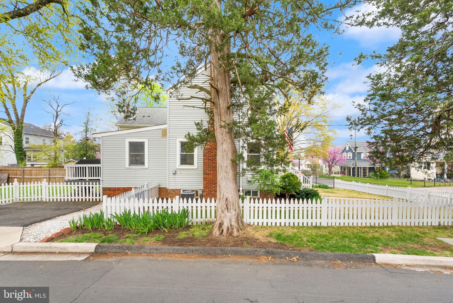 5800 3RD ST S, ARLINGTON, Virginia 22204, 3 Bedrooms Bedrooms, ,2 BathroomsBathrooms,Residential,For sale,5800 3RD ST S,VAAR2056140 MLS # VAAR2056140