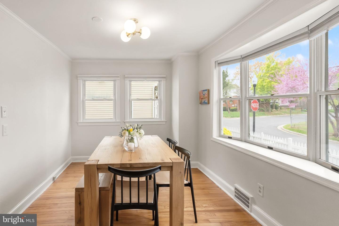 5800 3RD ST S, ARLINGTON, Virginia 22204, 3 Bedrooms Bedrooms, ,2 BathroomsBathrooms,Residential,For sale,5800 3RD ST S,VAAR2056140 MLS # VAAR2056140