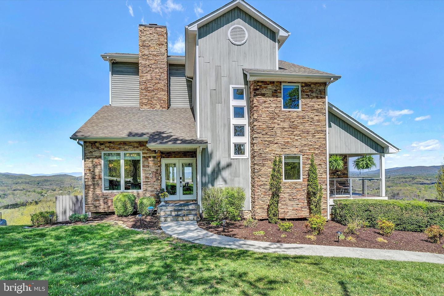 4510 WINDY GAP, ROANOKE, Virginia 24018, 4 Bedrooms Bedrooms, ,3 BathroomsBathrooms,Residential,For sale,4510 WINDY GAP,VARK2000040 MLS # VARK2000040