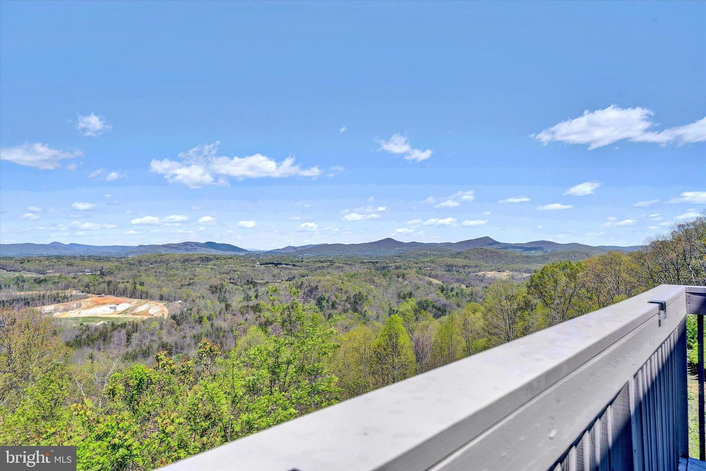 4510 WINDY GAP, ROANOKE, Virginia 24018, 4 Bedrooms Bedrooms, ,3 BathroomsBathrooms,Residential,For sale,4510 WINDY GAP,VARK2000040 MLS # VARK2000040