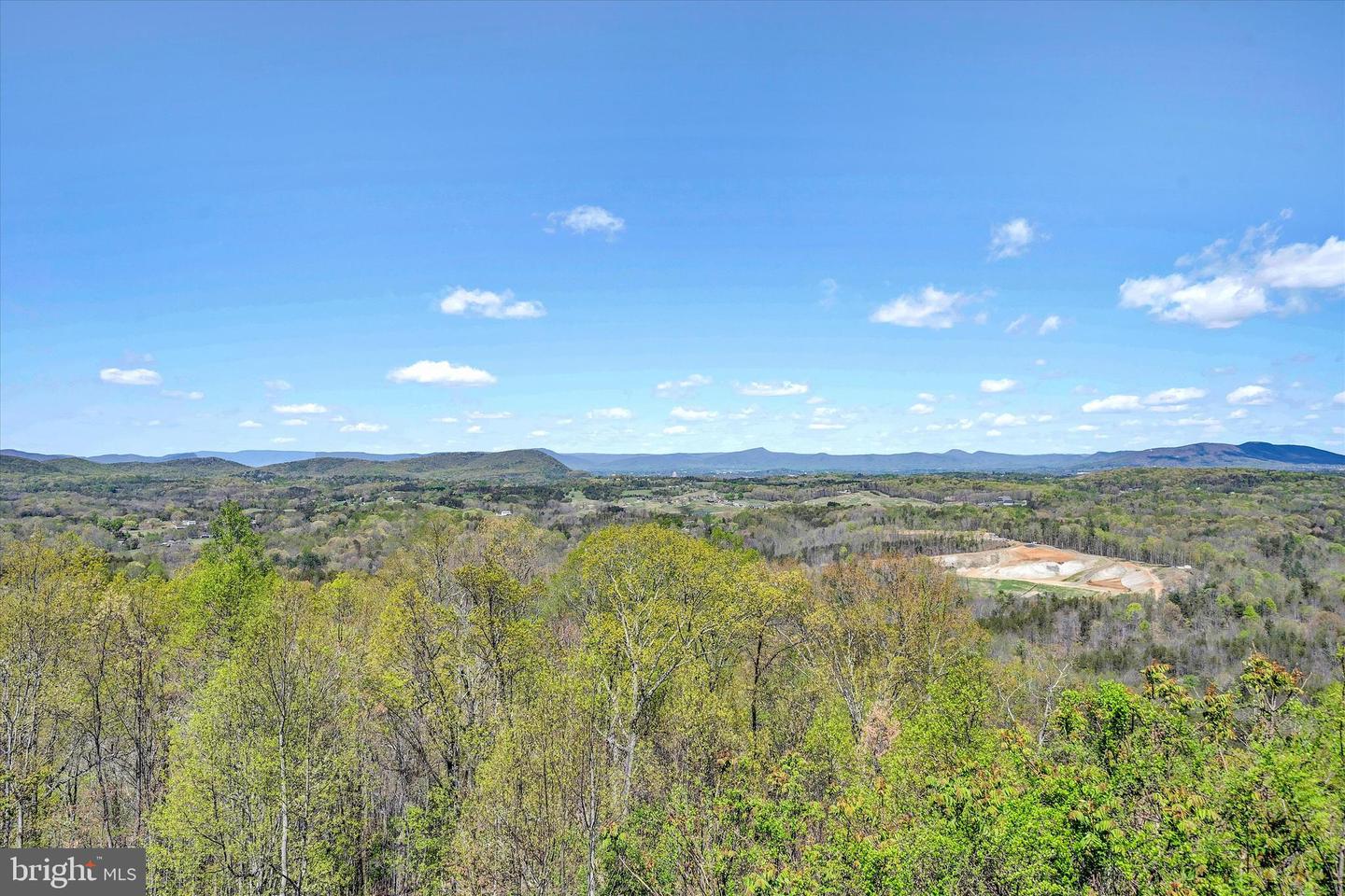 4510 WINDY GAP, ROANOKE, Virginia 24018, 4 Bedrooms Bedrooms, ,3 BathroomsBathrooms,Residential,For sale,4510 WINDY GAP,VARK2000040 MLS # VARK2000040