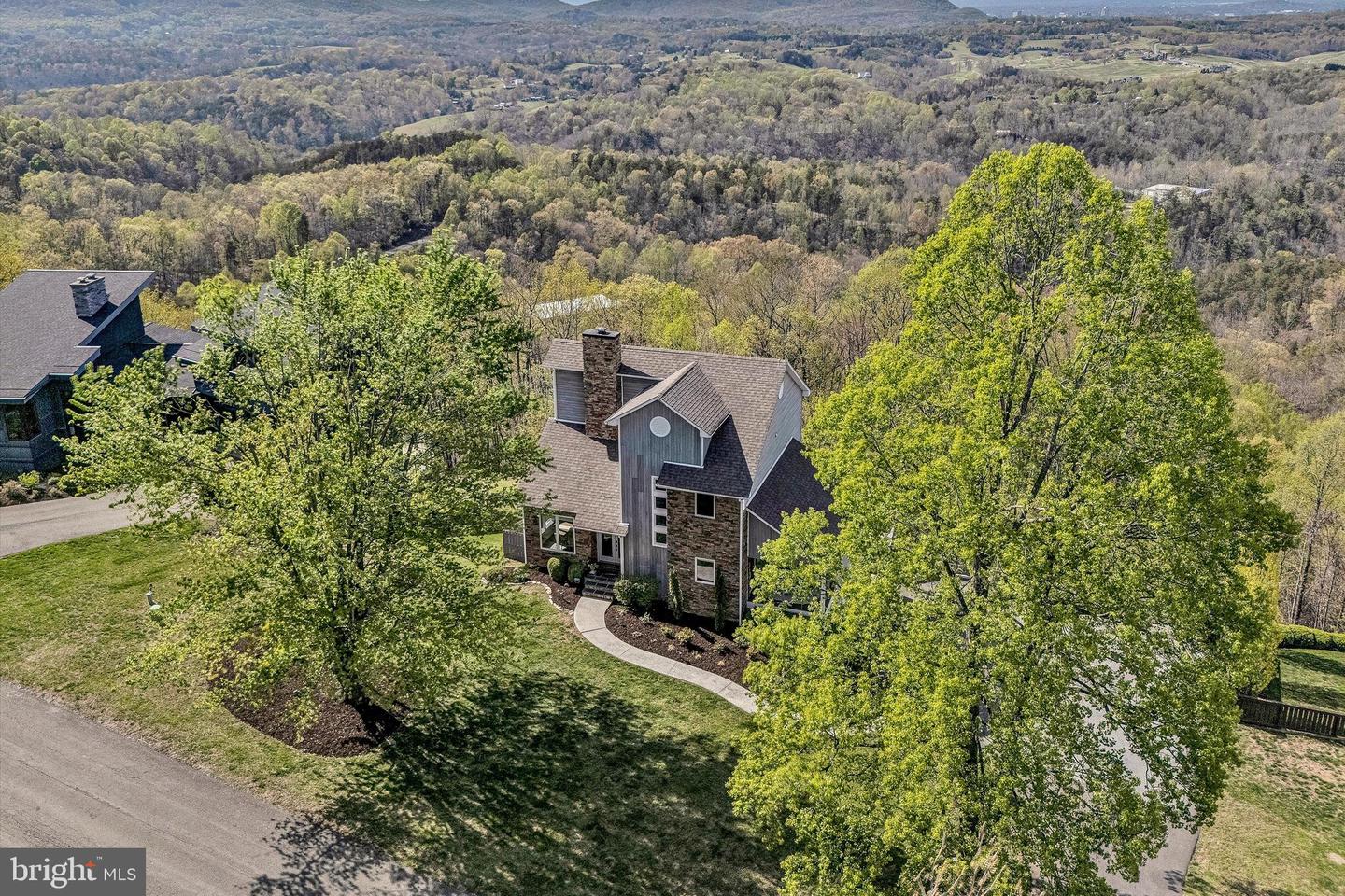 4510 WINDY GAP, ROANOKE, Virginia 24018, 4 Bedrooms Bedrooms, ,3 BathroomsBathrooms,Residential,For sale,4510 WINDY GAP,VARK2000040 MLS # VARK2000040
