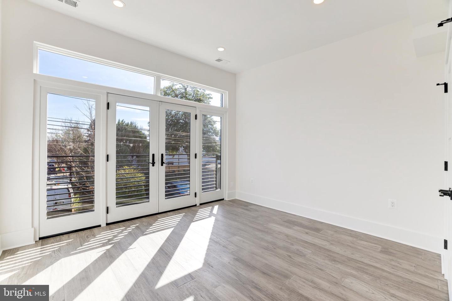3550 WHITEHAVEN PKWY NW, WASHINGTON, District Of Columbia 20007, 5 Bedrooms Bedrooms, ,5 BathroomsBathrooms,Residential,For sale,3550 WHITEHAVEN PKWY NW,DCDC2196510 MLS # DCDC2196510
