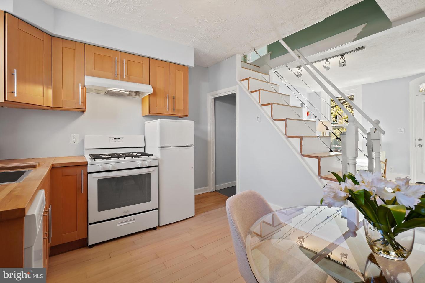1811 6TH ST NW, WASHINGTON, District Of Columbia 20001, 2 Bedrooms Bedrooms, ,1 BathroomBathrooms,Residential,For sale,1811 6TH ST NW,DCDC2196702 MLS # DCDC2196702