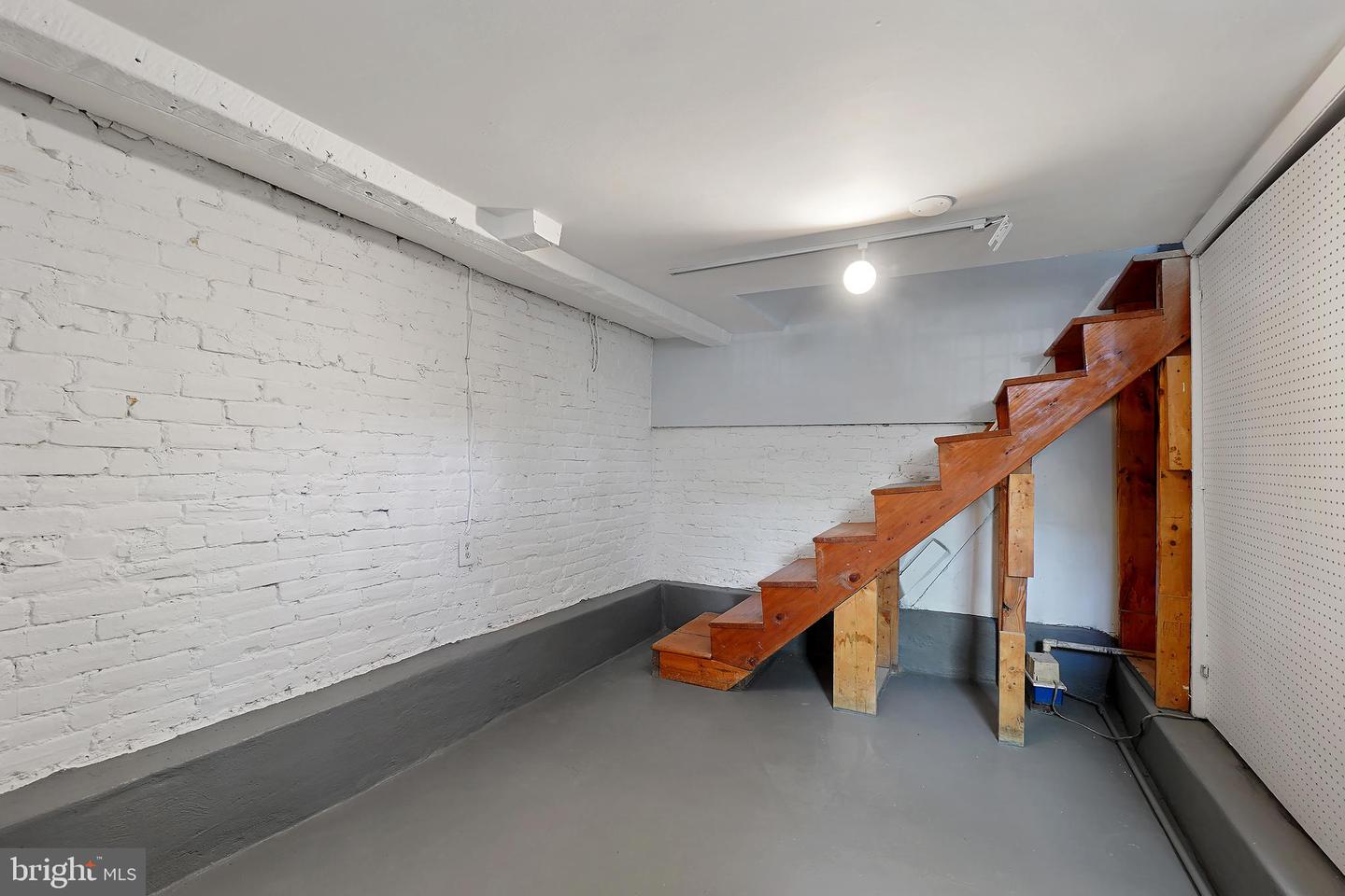 1811 6TH ST NW, WASHINGTON, District Of Columbia 20001, 2 Bedrooms Bedrooms, ,1 BathroomBathrooms,Residential,For sale,1811 6TH ST NW,DCDC2196702 MLS # DCDC2196702