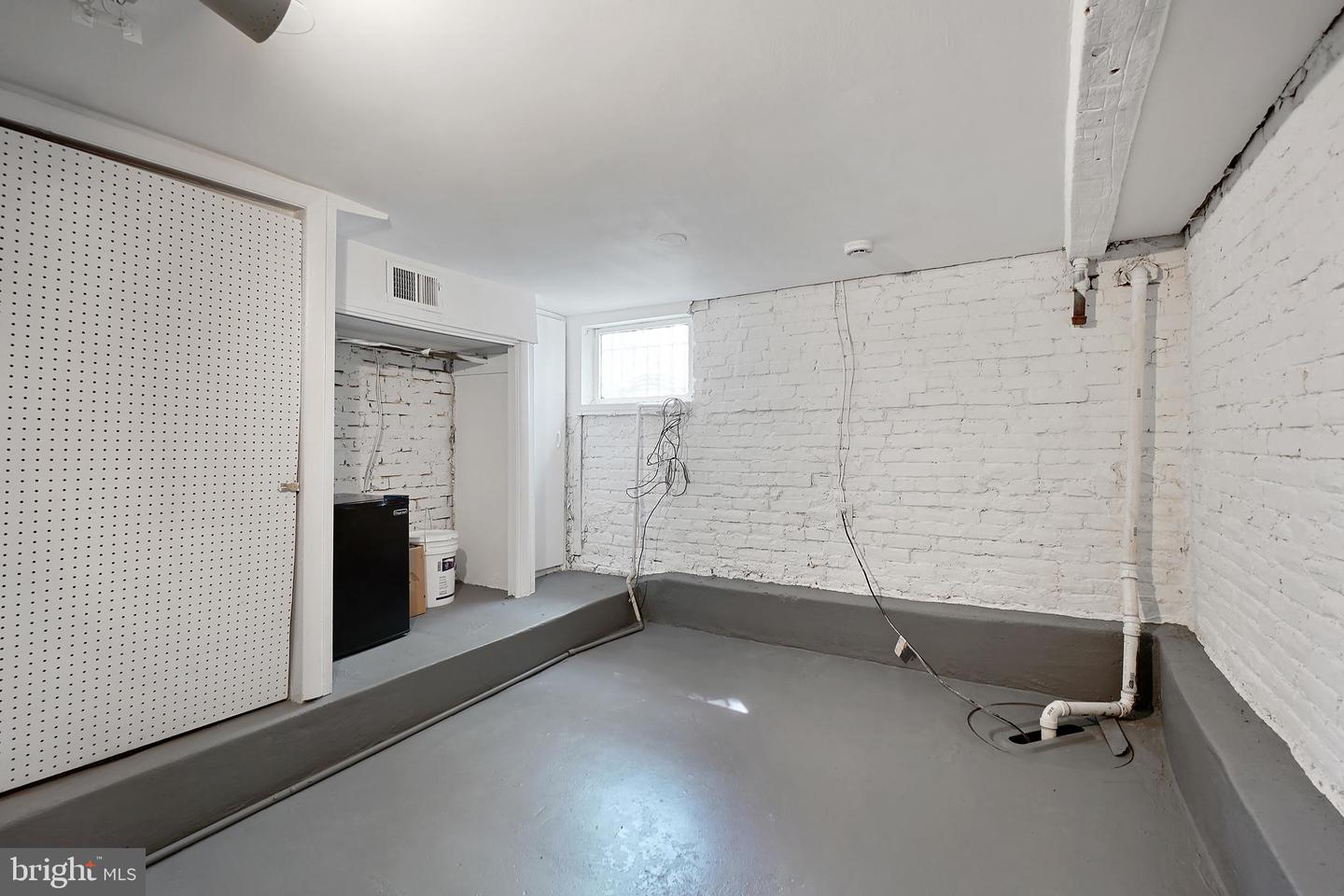1811 6TH ST NW, WASHINGTON, District Of Columbia 20001, 2 Bedrooms Bedrooms, ,1 BathroomBathrooms,Residential,For sale,1811 6TH ST NW,DCDC2196702 MLS # DCDC2196702
