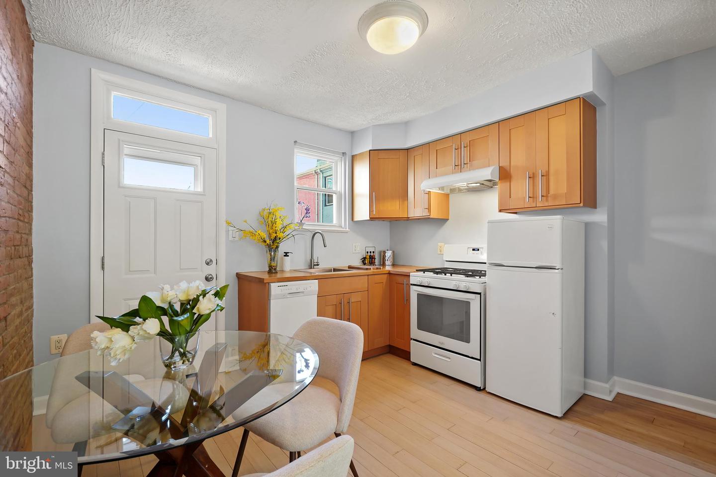 1811 6TH ST NW, WASHINGTON, District Of Columbia 20001, 2 Bedrooms Bedrooms, ,1 BathroomBathrooms,Residential,For sale,1811 6TH ST NW,DCDC2196702 MLS # DCDC2196702