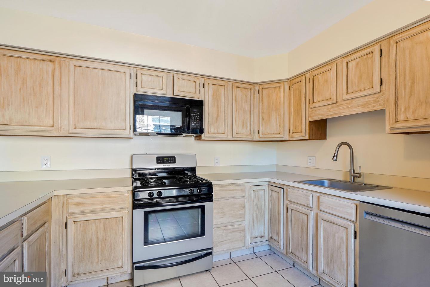 46612 CARRIAGE CT, STERLING, Virginia 20164, 4 Bedrooms Bedrooms, ,3 BathroomsBathrooms,Residential,For sale,46612 CARRIAGE CT,VALO2094580 MLS # VALO2094580