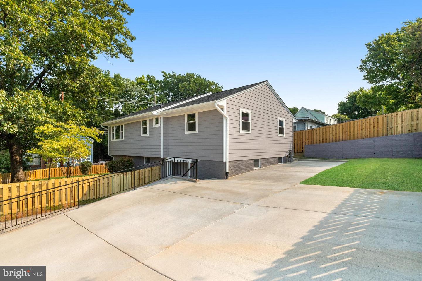 1601 S STAFFORD ST, ARLINGTON, Virginia 22204, 4 Bedrooms Bedrooms, 4 Rooms Rooms,3 BathroomsBathrooms,Residential,For sale,1601 S STAFFORD ST,VAAR2056500 MLS # VAAR2056500
