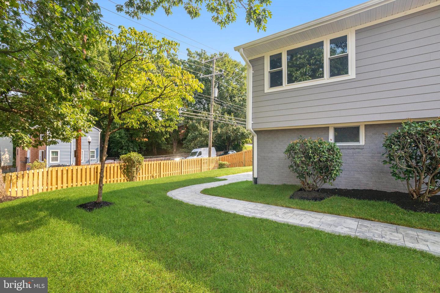 1601 S STAFFORD ST, ARLINGTON, Virginia 22204, 4 Bedrooms Bedrooms, 4 Rooms Rooms,3 BathroomsBathrooms,Residential,For sale,1601 S STAFFORD ST,VAAR2056500 MLS # VAAR2056500