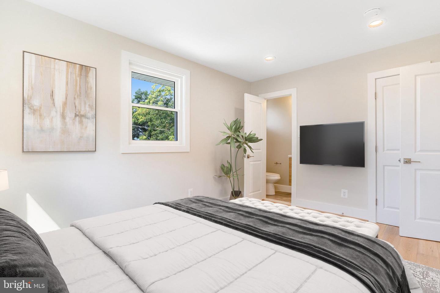 1601 S STAFFORD ST, ARLINGTON, Virginia 22204, 4 Bedrooms Bedrooms, 4 Rooms Rooms,3 BathroomsBathrooms,Residential,For sale,1601 S STAFFORD ST,VAAR2056500 MLS # VAAR2056500