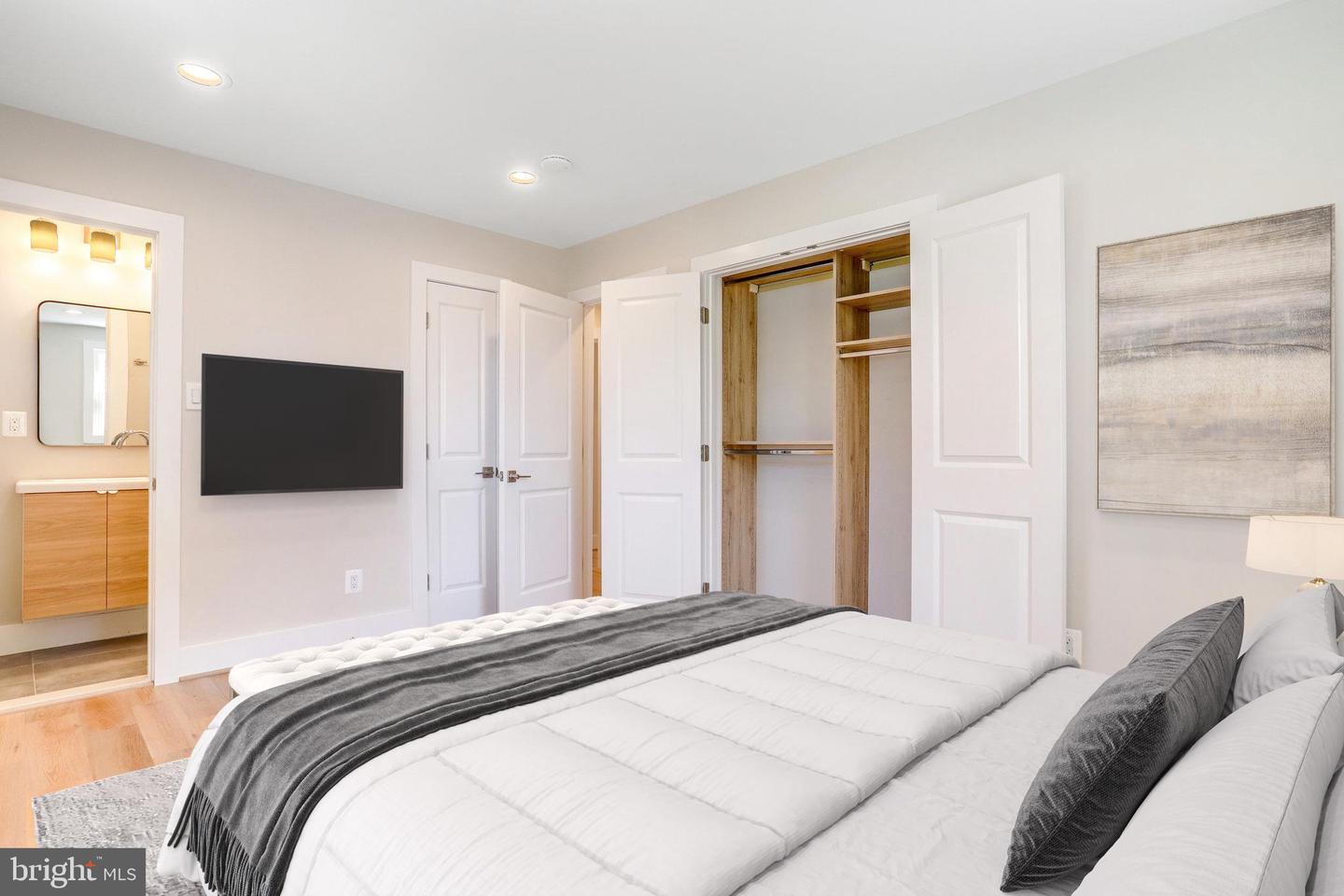 1601 S STAFFORD ST, ARLINGTON, Virginia 22204, 4 Bedrooms Bedrooms, 4 Rooms Rooms,3 BathroomsBathrooms,Residential,For sale,1601 S STAFFORD ST,VAAR2056500 MLS # VAAR2056500
