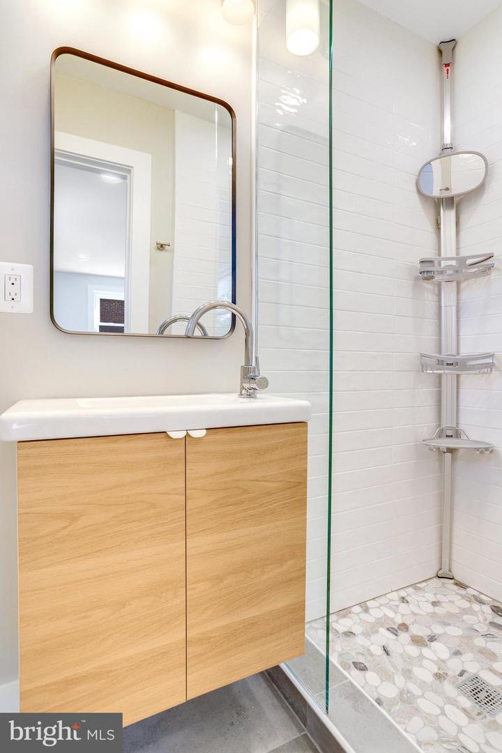 1601 S STAFFORD ST, ARLINGTON, Virginia 22204, 4 Bedrooms Bedrooms, 4 Rooms Rooms,3 BathroomsBathrooms,Residential,For sale,1601 S STAFFORD ST,VAAR2056500 MLS # VAAR2056500