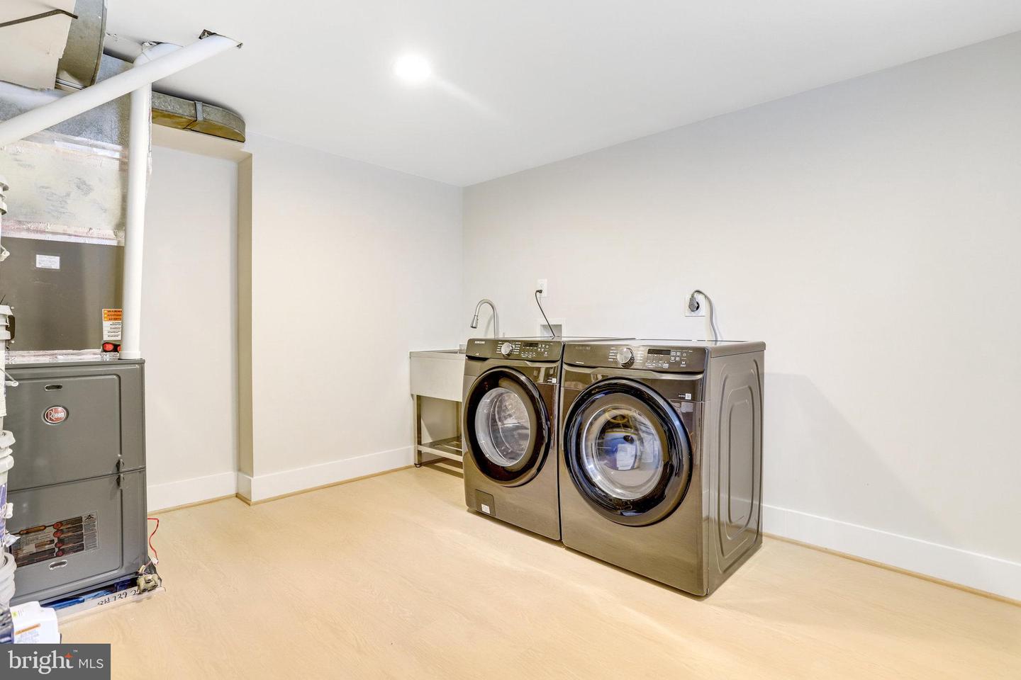 1601 S STAFFORD ST, ARLINGTON, Virginia 22204, 4 Bedrooms Bedrooms, 4 Rooms Rooms,3 BathroomsBathrooms,Residential,For sale,1601 S STAFFORD ST,VAAR2056500 MLS # VAAR2056500