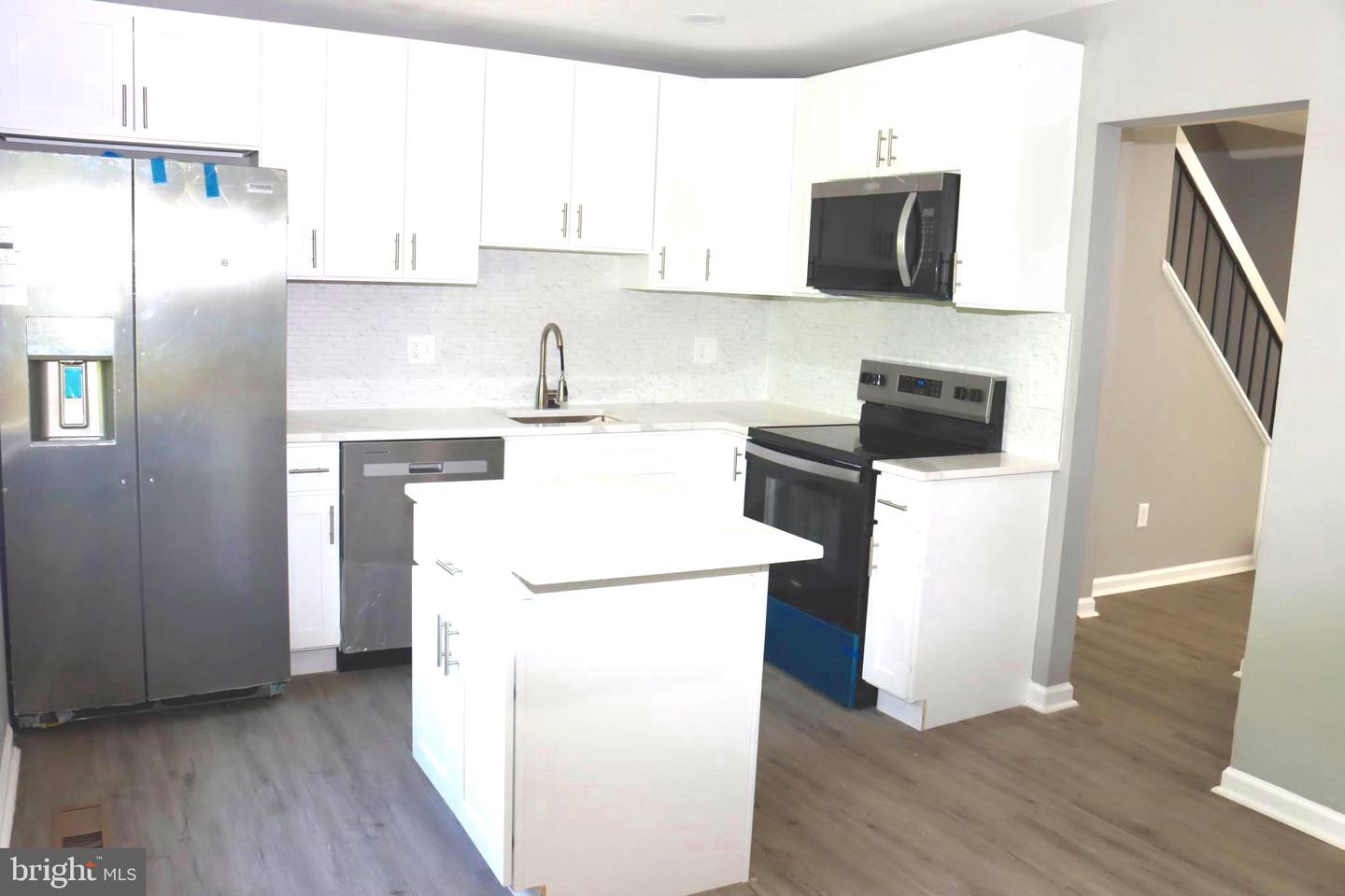 1029 KINGS CT, HERNDON, Virginia 20170, 4 Bedrooms Bedrooms, ,3 BathroomsBathrooms,Residential,For sale,1029 KINGS CT,VAFX2236306 MLS # VAFX2236306