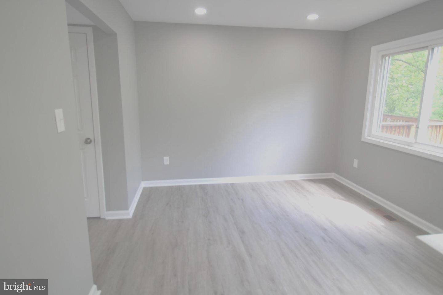 1029 KINGS CT, HERNDON, Virginia 20170, 4 Bedrooms Bedrooms, ,3 BathroomsBathrooms,Residential,For sale,1029 KINGS CT,VAFX2236306 MLS # VAFX2236306