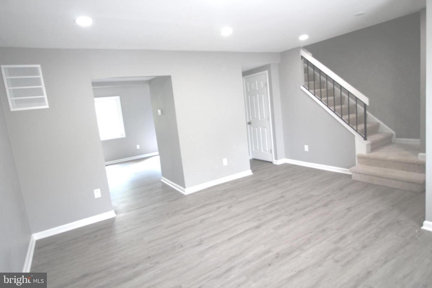 1029 KINGS CT, HERNDON, Virginia 20170, 4 Bedrooms Bedrooms, ,3 BathroomsBathrooms,Residential,For sale,1029 KINGS CT,VAFX2236306 MLS # VAFX2236306