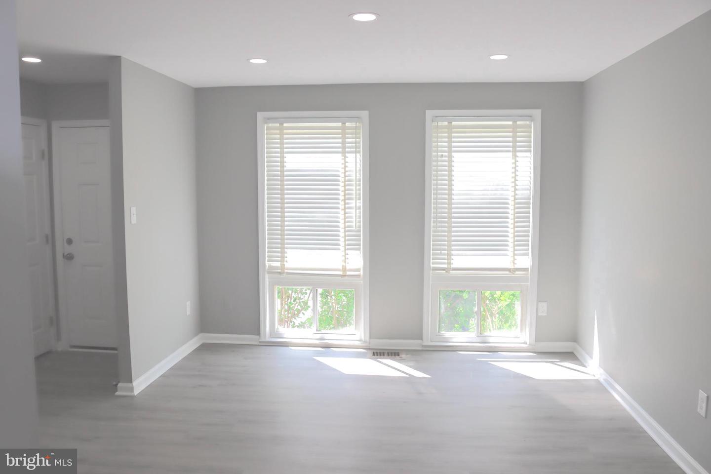 1029 KINGS CT, HERNDON, Virginia 20170, 4 Bedrooms Bedrooms, ,3 BathroomsBathrooms,Residential,For sale,1029 KINGS CT,VAFX2236306 MLS # VAFX2236306