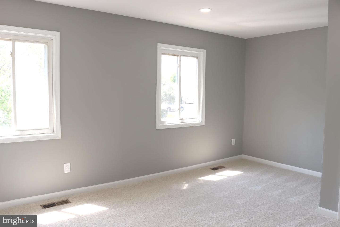 1029 KINGS CT, HERNDON, Virginia 20170, 4 Bedrooms Bedrooms, ,3 BathroomsBathrooms,Residential,For sale,1029 KINGS CT,VAFX2236306 MLS # VAFX2236306