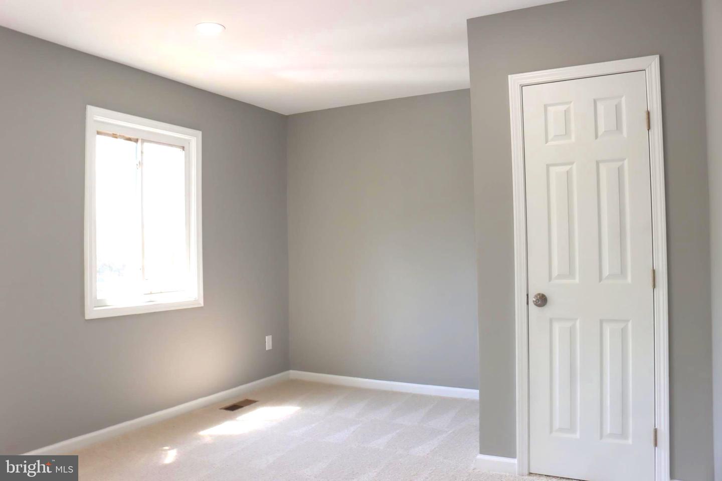 1029 KINGS CT, HERNDON, Virginia 20170, 4 Bedrooms Bedrooms, ,3 BathroomsBathrooms,Residential,For sale,1029 KINGS CT,VAFX2236306 MLS # VAFX2236306