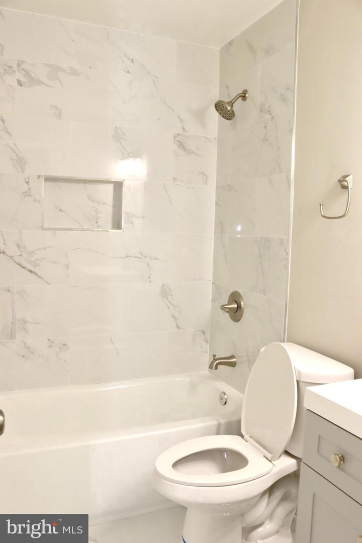 1029 KINGS CT, HERNDON, Virginia 20170, 4 Bedrooms Bedrooms, ,3 BathroomsBathrooms,Residential,For sale,1029 KINGS CT,VAFX2236306 MLS # VAFX2236306