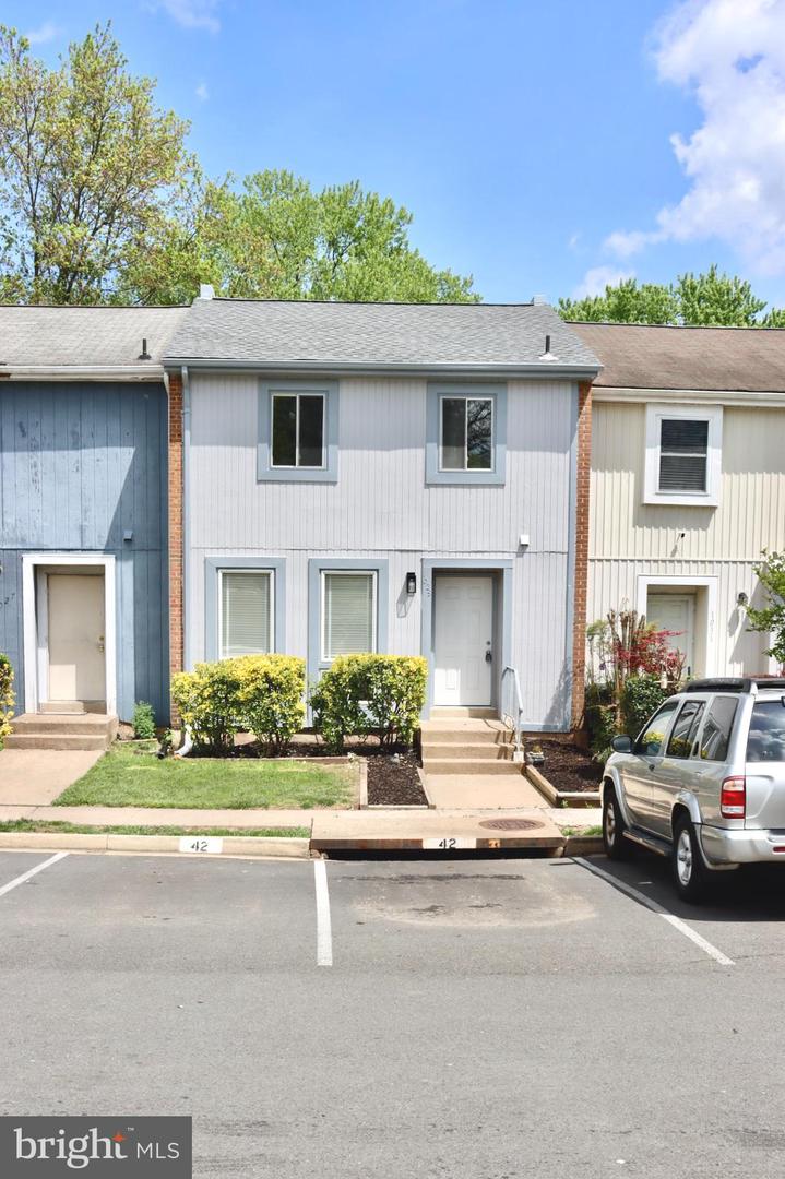 1029 KINGS CT, HERNDON, Virginia 20170, 4 Bedrooms Bedrooms, ,3 BathroomsBathrooms,Residential,For sale,1029 KINGS CT,VAFX2236306 MLS # VAFX2236306