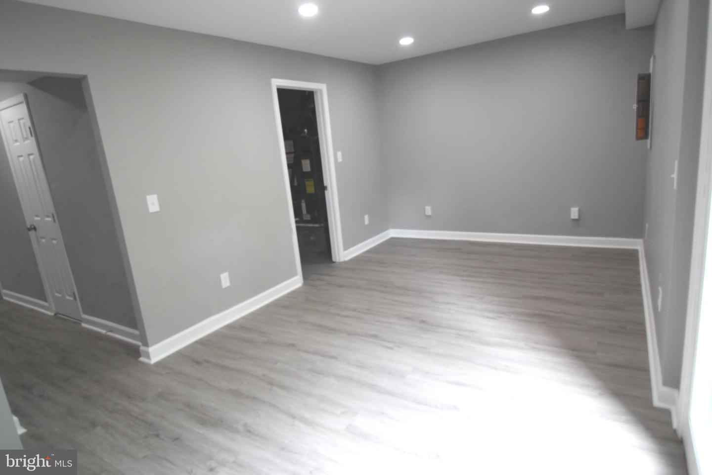 1029 KINGS CT, HERNDON, Virginia 20170, 4 Bedrooms Bedrooms, ,3 BathroomsBathrooms,Residential,For sale,1029 KINGS CT,VAFX2236306 MLS # VAFX2236306