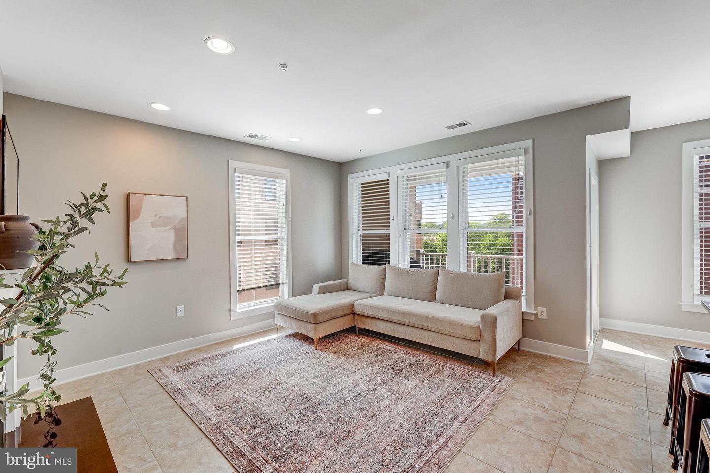 1212 MAIN LINE BLVD, ALEXANDRIA, Virginia 22301, 3 Bedrooms Bedrooms, ,2 BathroomsBathrooms,Residential,For sale,1212 MAIN LINE BLVD,VAAX2044546 MLS # VAAX2044546