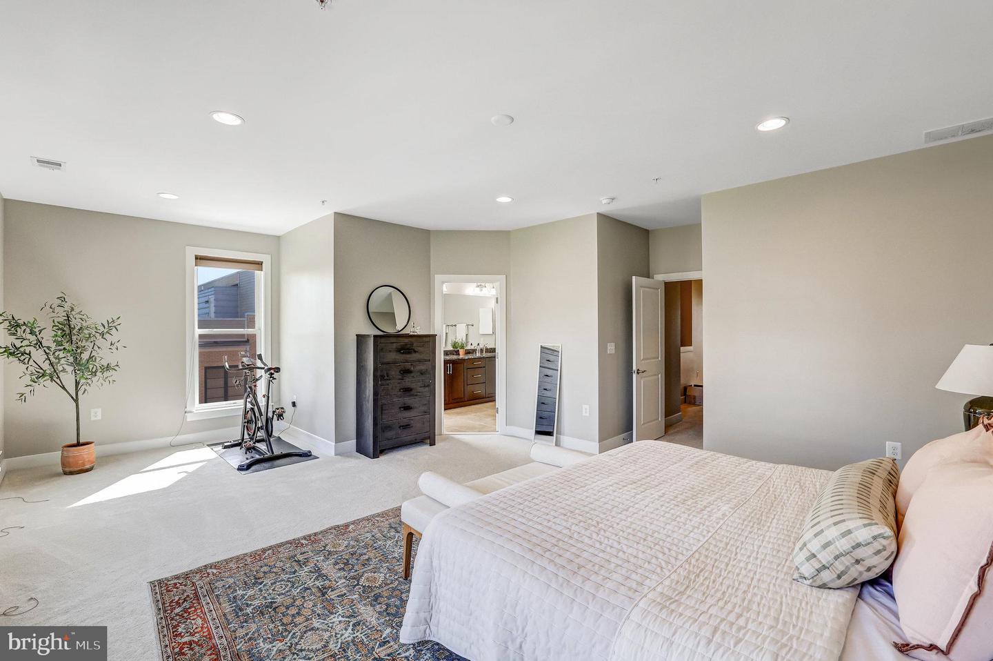 1212 MAIN LINE BLVD, ALEXANDRIA, Virginia 22301, 3 Bedrooms Bedrooms, ,2 BathroomsBathrooms,Residential,For sale,1212 MAIN LINE BLVD,VAAX2044546 MLS # VAAX2044546