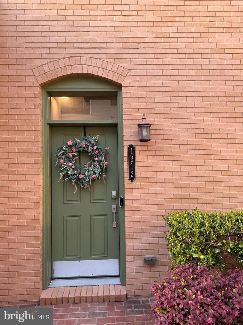 1212 MAIN LINE BLVD, ALEXANDRIA, Virginia 22301, 3 Bedrooms Bedrooms, ,2 BathroomsBathrooms,Residential,For sale,1212 MAIN LINE BLVD,VAAX2044546 MLS # VAAX2044546