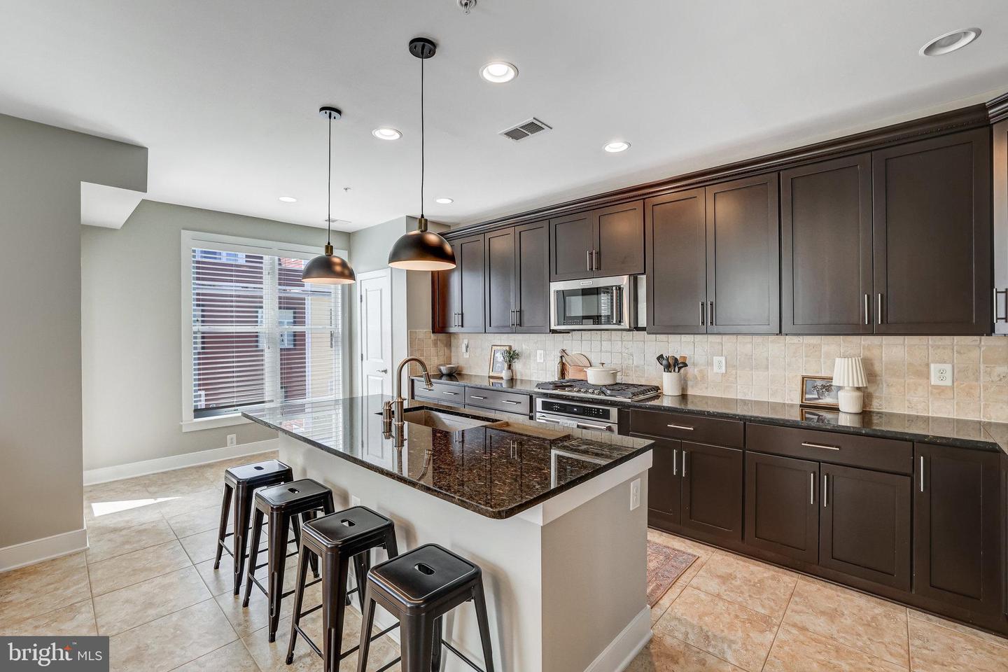 1212 MAIN LINE BLVD, ALEXANDRIA, Virginia 22301, 3 Bedrooms Bedrooms, ,2 BathroomsBathrooms,Residential,For sale,1212 MAIN LINE BLVD,VAAX2044546 MLS # VAAX2044546