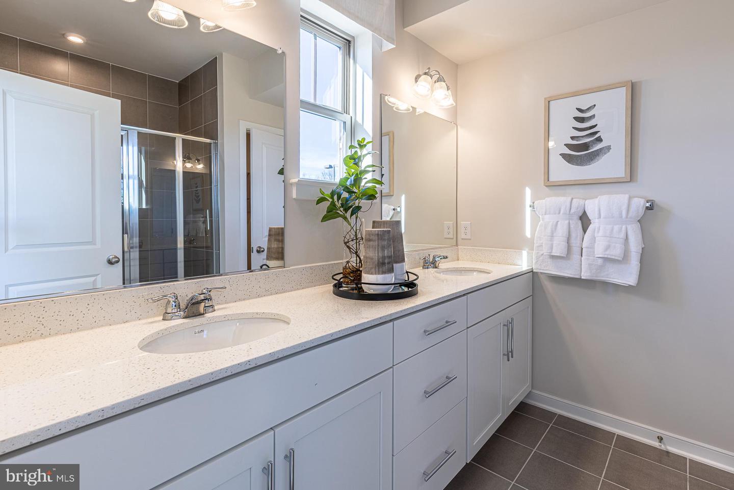 2 SEPIA SQ #M, ASHBURN, Virginia 20147, 3 Bedrooms Bedrooms, ,2 BathroomsBathrooms,Residential,For sale,2 SEPIA SQ #M,VALO2094798 MLS # VALO2094798