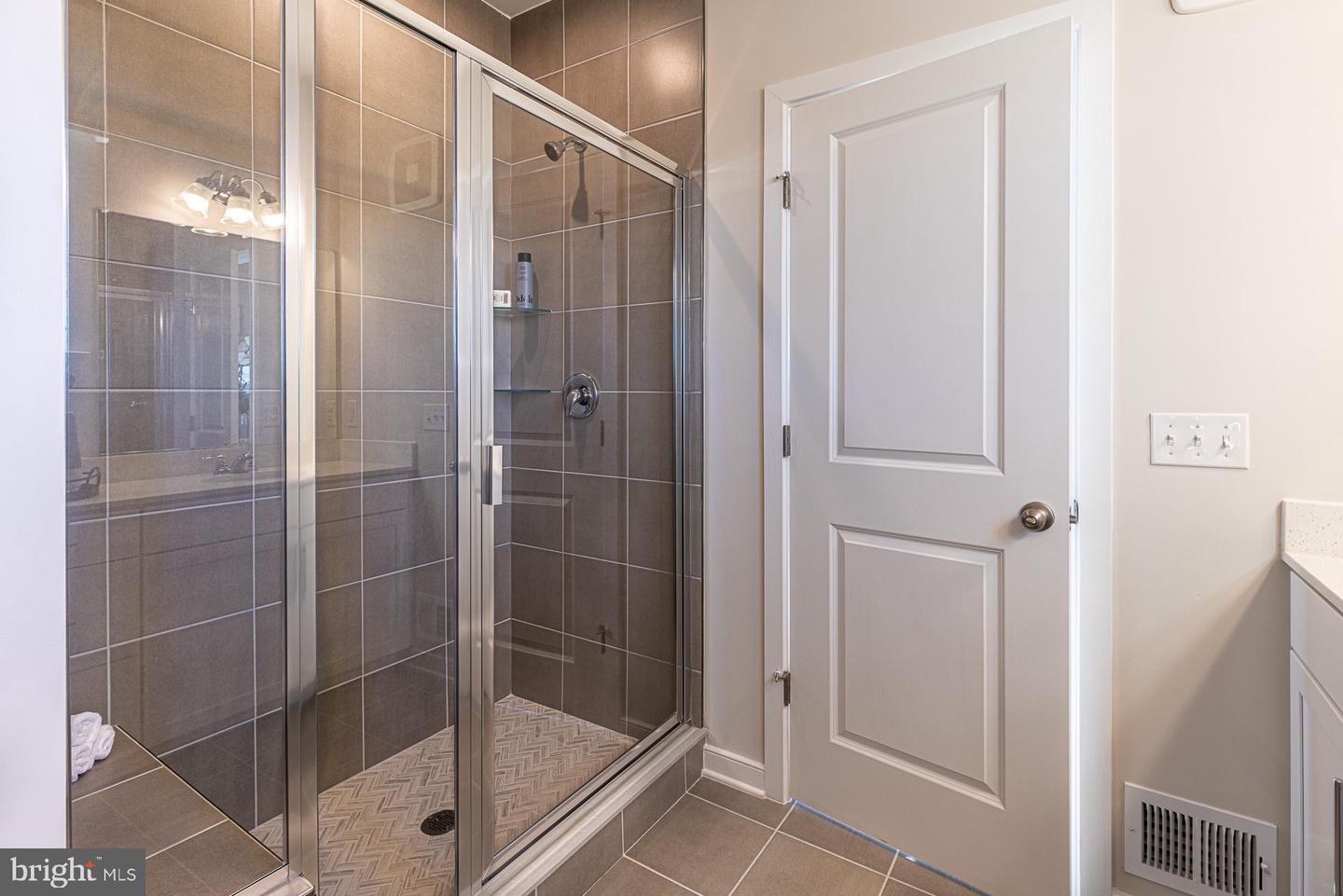 2 SEPIA SQ #M, ASHBURN, Virginia 20147, 3 Bedrooms Bedrooms, ,2 BathroomsBathrooms,Residential,For sale,2 SEPIA SQ #M,VALO2094798 MLS # VALO2094798