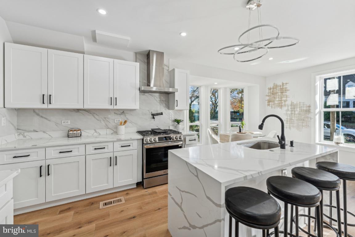 1400 FRANKLIN ST NE, WASHINGTON, District Of Columbia 20018, 5 Bedrooms Bedrooms, ,4 BathroomsBathrooms,Residential,For sale,1400 FRANKLIN ST NE,DCDC2197492 MLS # DCDC2197492