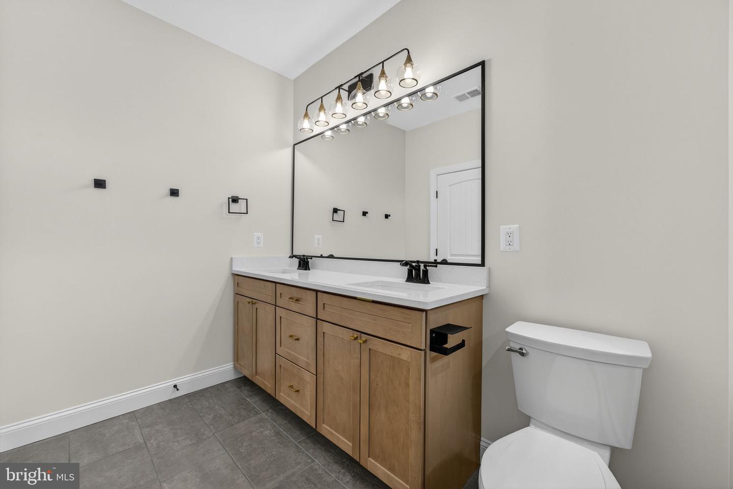 57 MADISON ST, WARRENTON, Virginia 20186, 4 Bedrooms Bedrooms, ,4 BathroomsBathrooms,Residential,For sale,57 MADISON ST,VAFQ2015972 MLS # VAFQ2015972