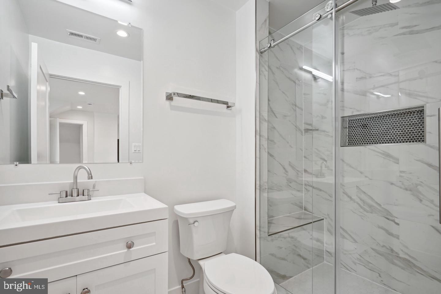 5206 FERNDALE ST, SPRINGFIELD, Virginia 22151, 6 Bedrooms Bedrooms, ,6 BathroomsBathrooms,Residential,For sale,5206 FERNDALE ST,VAFX2235636 MLS # VAFX2235636
