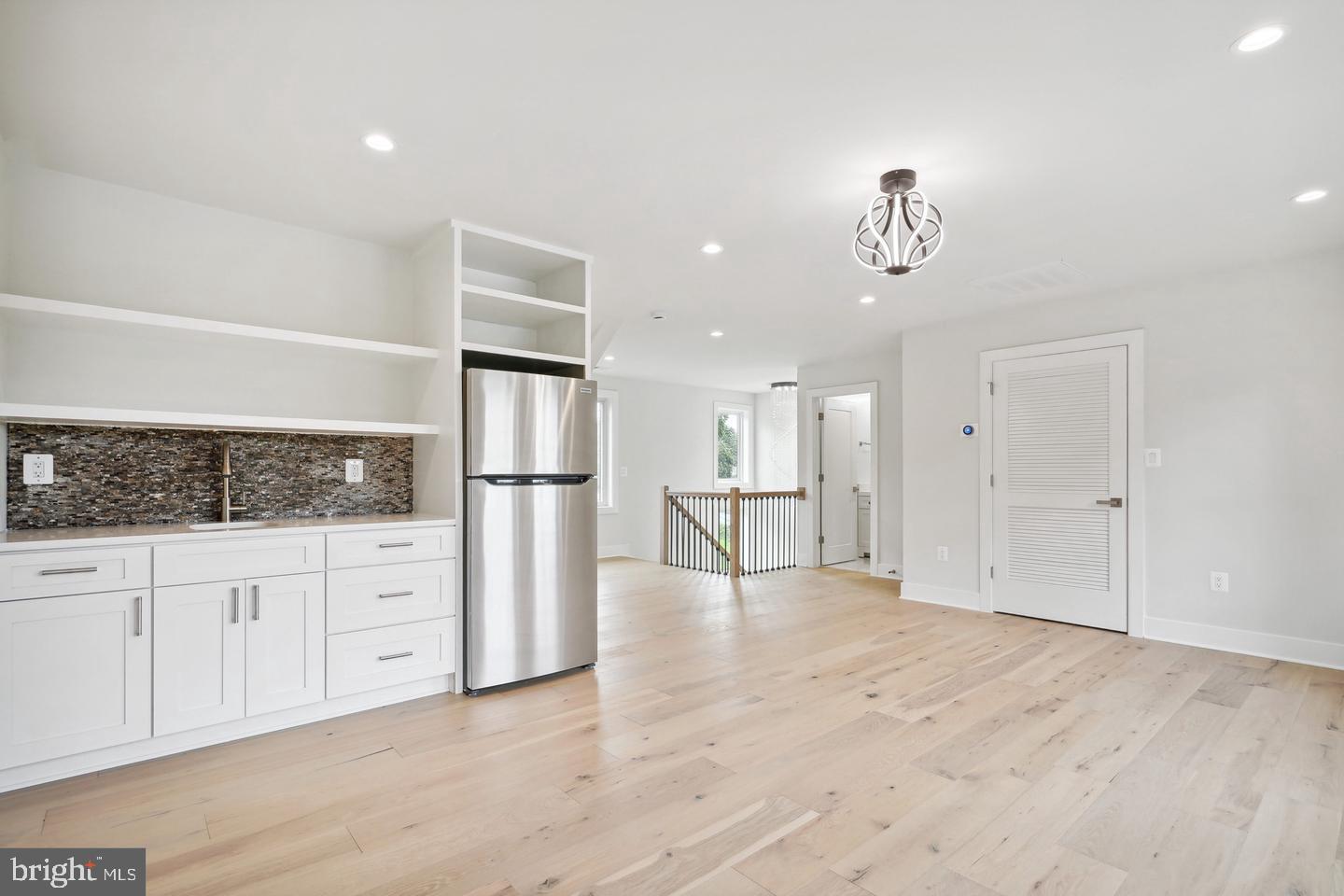5206 FERNDALE ST, SPRINGFIELD, Virginia 22151, 6 Bedrooms Bedrooms, ,6 BathroomsBathrooms,Residential,For sale,5206 FERNDALE ST,VAFX2235636 MLS # VAFX2235636