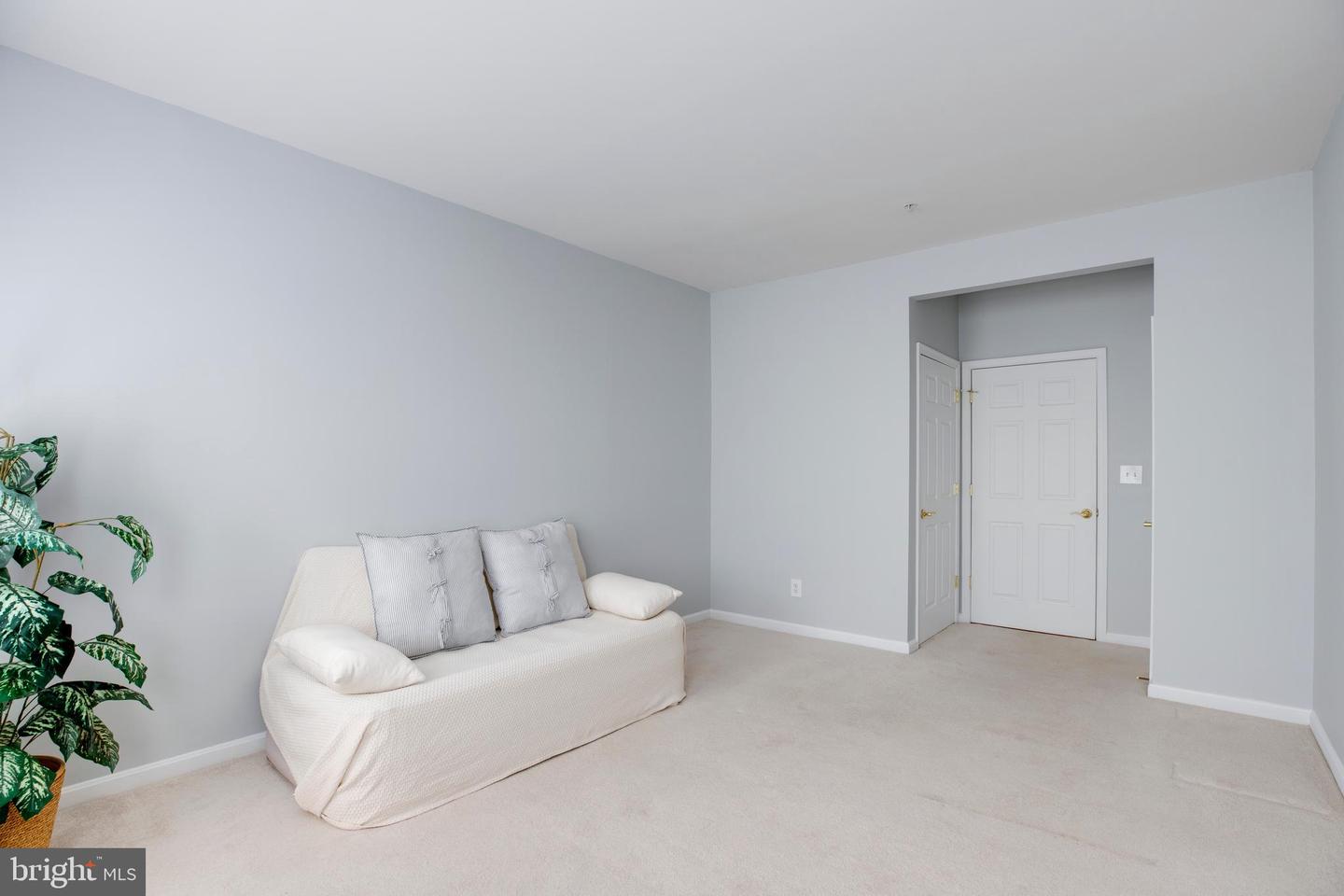 20804 NOBLE TER #208, STERLING, Virginia 20165, 2 Bedrooms Bedrooms, ,2 BathroomsBathrooms,Residential,For sale,20804 NOBLE TER #208,VALO2094644 MLS # VALO2094644