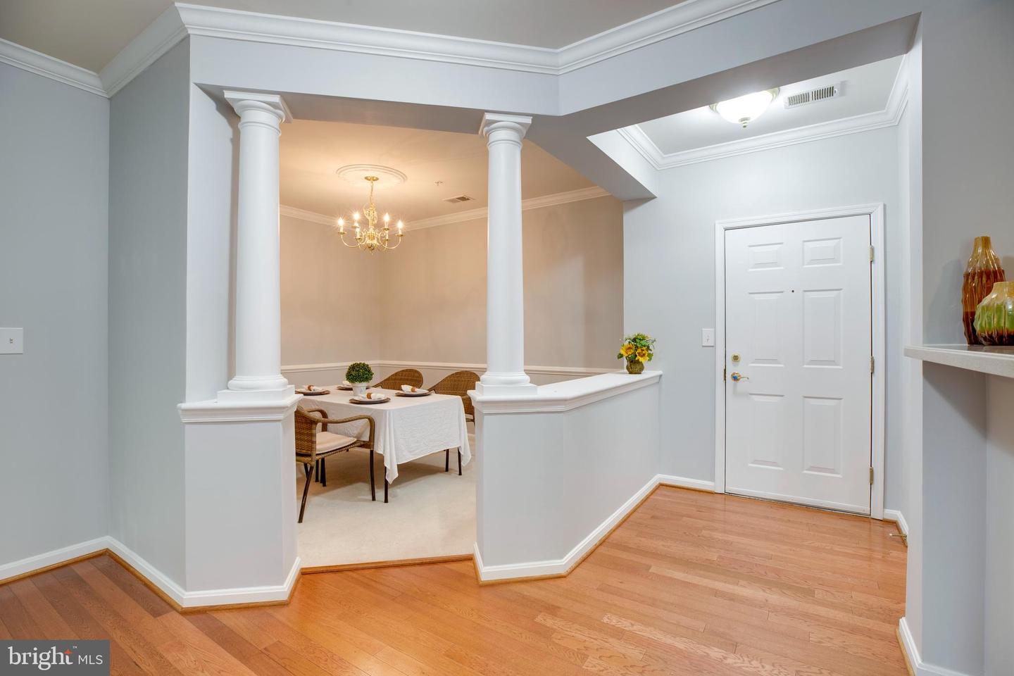 20804 NOBLE TER #208, STERLING, Virginia 20165, 2 Bedrooms Bedrooms, ,2 BathroomsBathrooms,Residential,For sale,20804 NOBLE TER #208,VALO2094644 MLS # VALO2094644