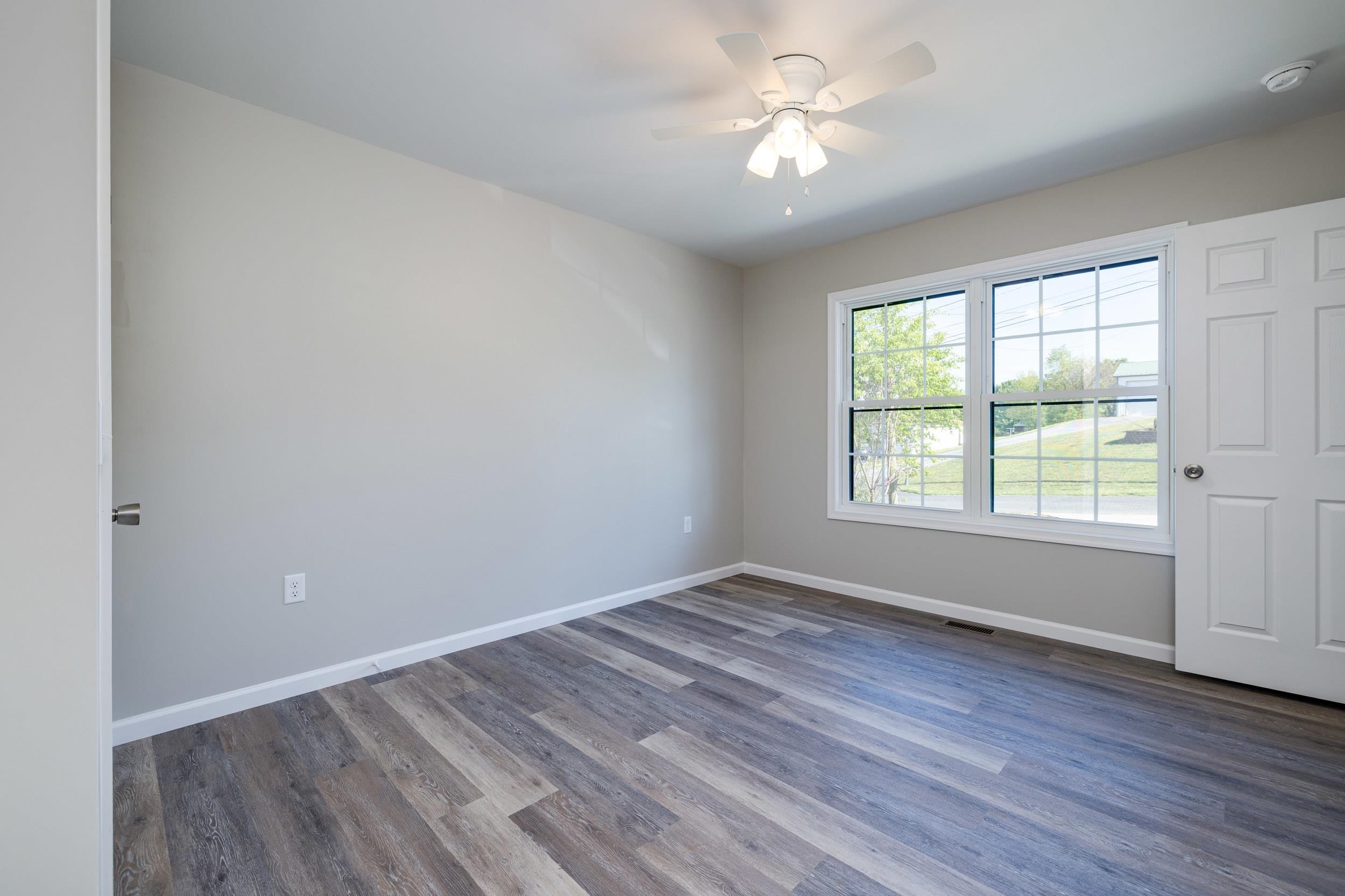 16854 E SUMMIT AVE, ELKTON, Virginia 22827, 3 Bedrooms Bedrooms, ,2 BathroomsBathrooms,Residential,16854 E SUMMIT AVE,660734 MLS # 660734