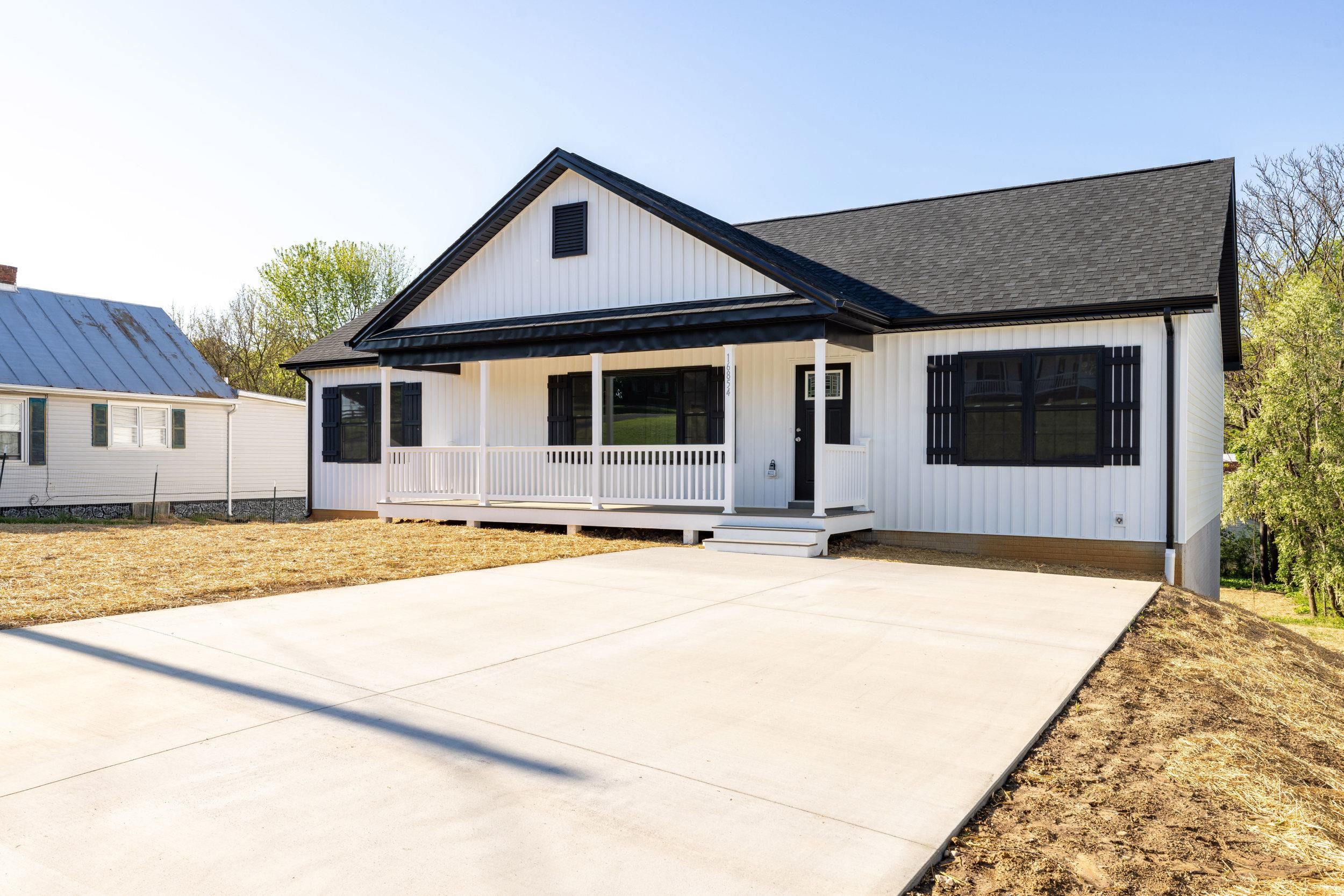 16854 E SUMMIT AVE, ELKTON, Virginia 22827, 3 Bedrooms Bedrooms, ,2 BathroomsBathrooms,Residential,16854 E SUMMIT AVE,660734 MLS # 660734