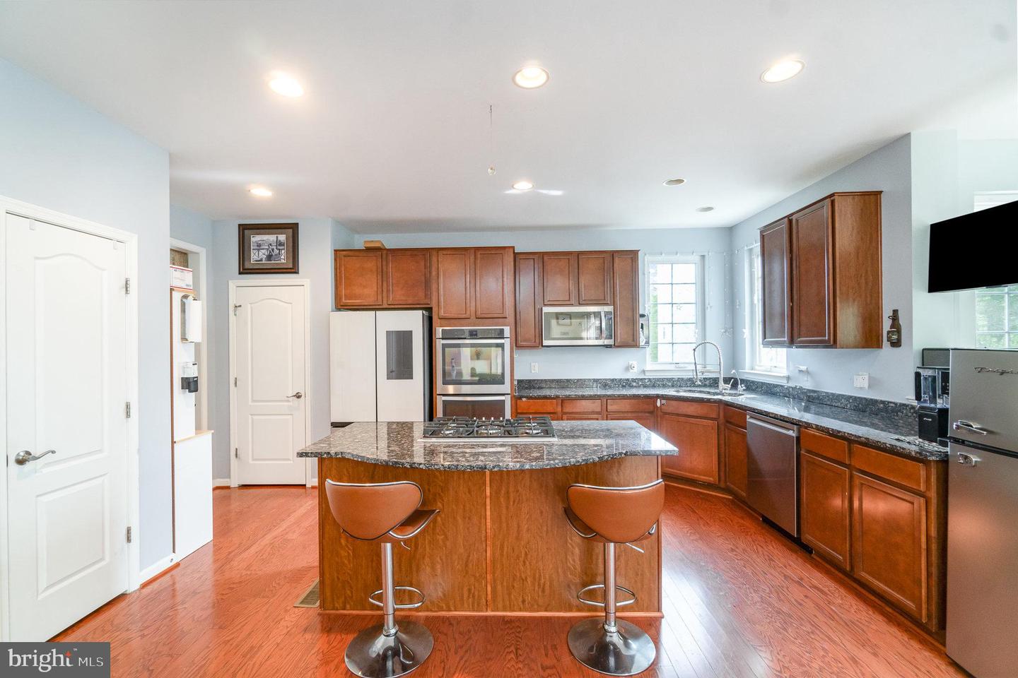 73 ROYAL CRESCENT WAY, FREDERICKSBURG, Virginia 22406, 5 Bedrooms Bedrooms, ,3 BathroomsBathrooms,Residential,For sale,73 ROYAL CRESCENT WAY,VAST2037084 MLS # VAST2037084