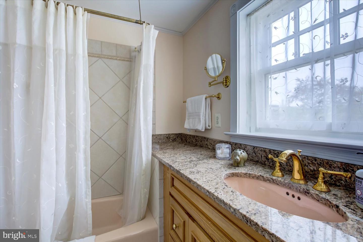 600 G ST SE, WASHINGTON, District Of Columbia 20003, 5 Bedrooms Bedrooms, ,4 BathroomsBathrooms,Residential,For sale,600 G ST SE,DCDC2194156 MLS # DCDC2194156