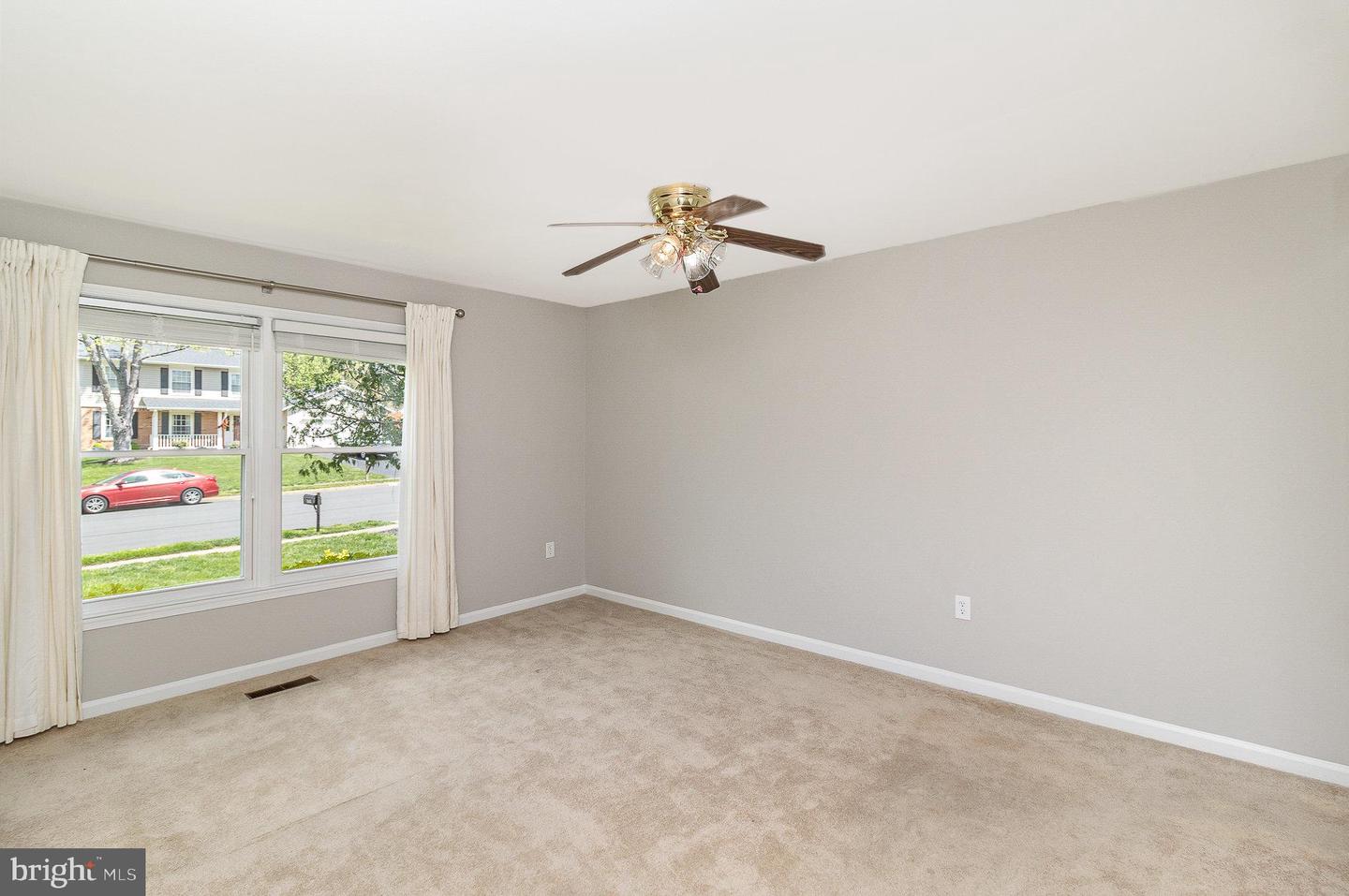 8909 APPLECROSS LN, SPRINGFIELD, Virginia 22153, 4 Bedrooms Bedrooms, ,3 BathroomsBathrooms,Residential,For sale,8909 APPLECROSS LN,VAFX2236278 MLS # VAFX2236278