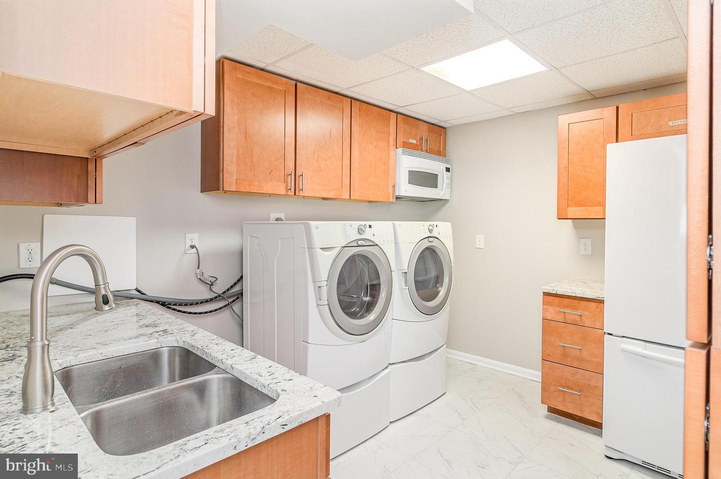 8909 APPLECROSS LN, SPRINGFIELD, Virginia 22153, 4 Bedrooms Bedrooms, ,3 BathroomsBathrooms,Residential,For sale,8909 APPLECROSS LN,VAFX2236278 MLS # VAFX2236278
