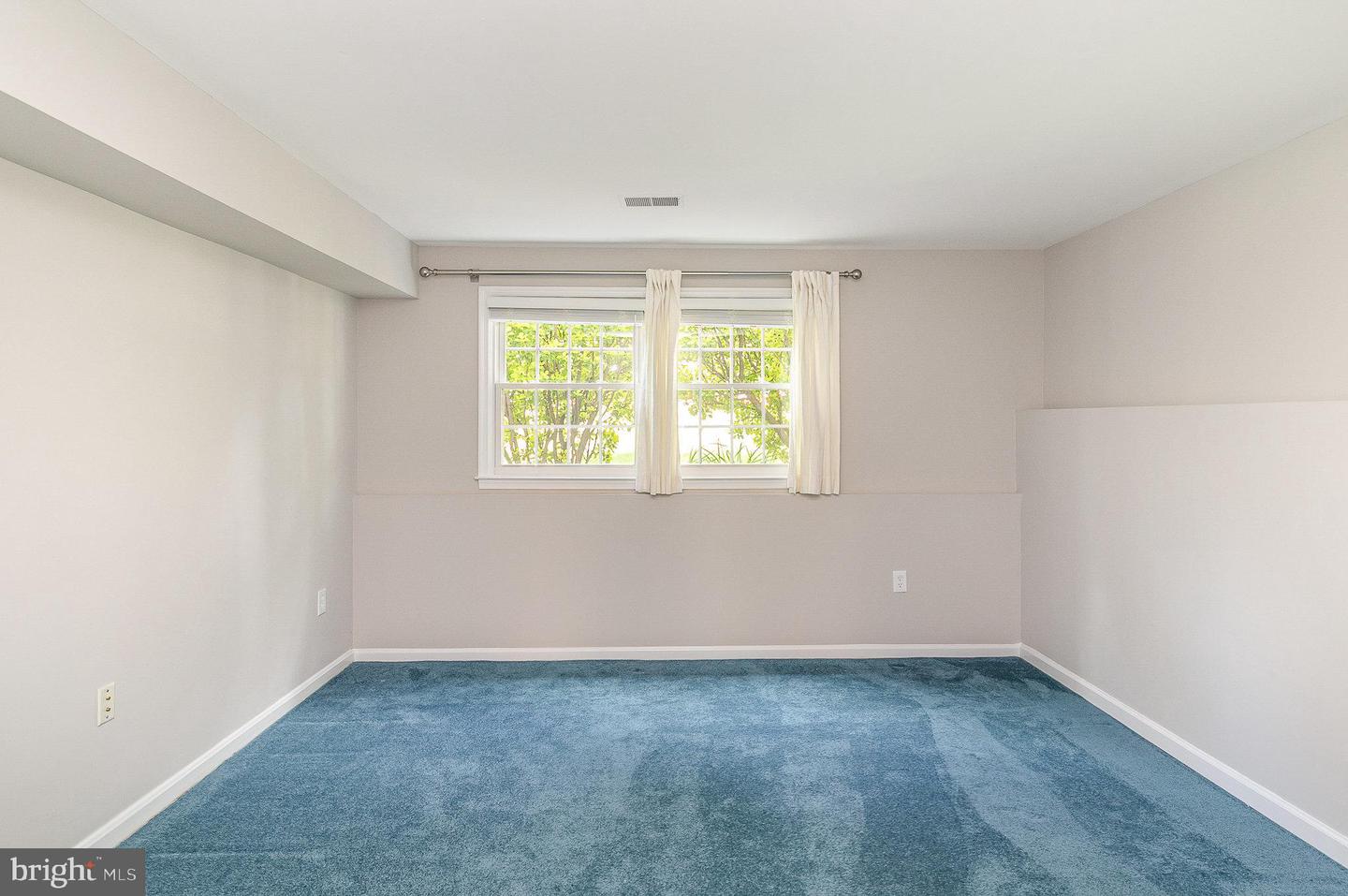8909 APPLECROSS LN, SPRINGFIELD, Virginia 22153, 4 Bedrooms Bedrooms, ,3 BathroomsBathrooms,Residential,For sale,8909 APPLECROSS LN,VAFX2236278 MLS # VAFX2236278