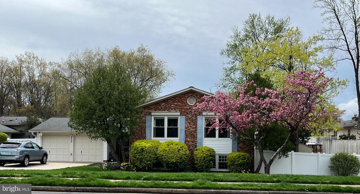 8909 APPLECROSS LN, SPRINGFIELD, Virginia 22153, 4 Bedrooms Bedrooms, ,3 BathroomsBathrooms,Residential,For sale,8909 APPLECROSS LN,VAFX2236278 MLS # VAFX2236278