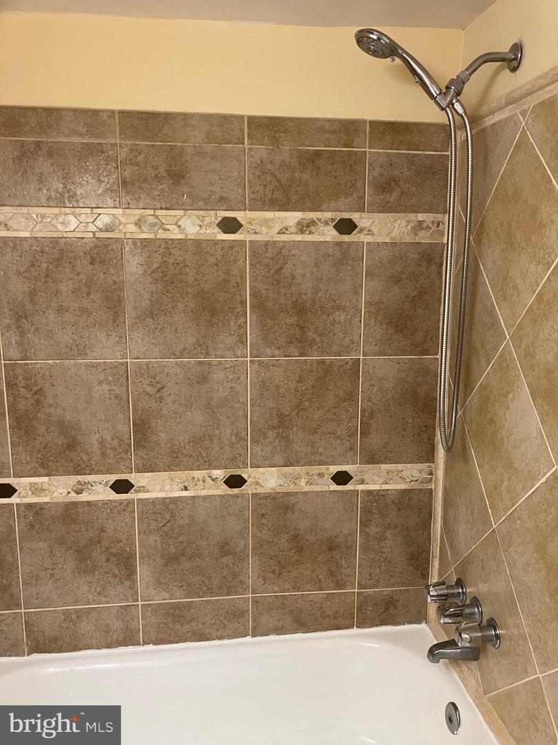 6137 LEESBURG PIKE #301, FALLS CHURCH, Virginia 22041, 1 Bedroom Bedrooms, ,1 BathroomBathrooms,Residential,For sale,6137 LEESBURG PIKE #301,VAFX2236884 MLS # VAFX2236884