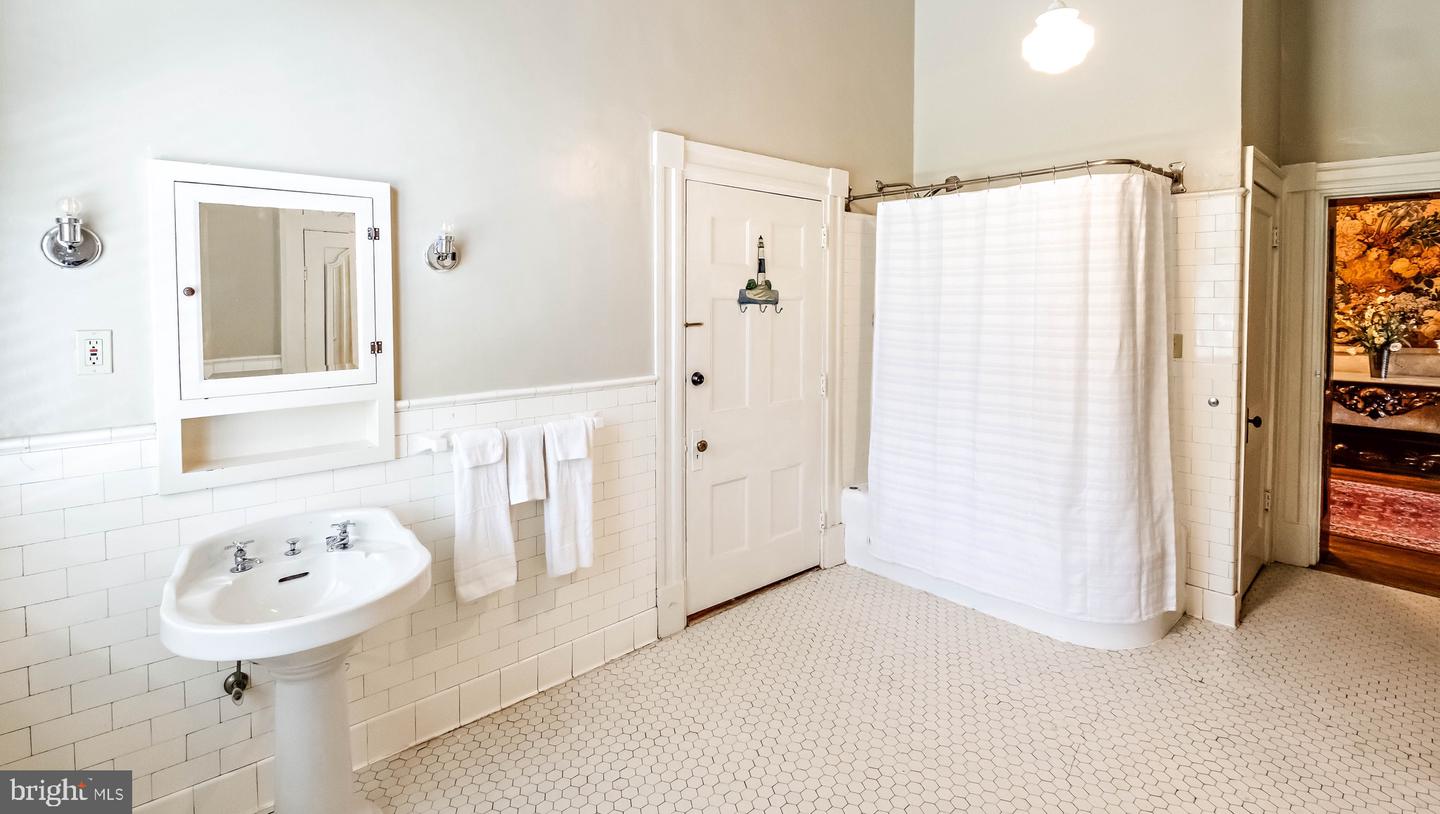 115 THOMPSON ST, TAZEWELL, Virginia 24651, 8 Bedrooms Bedrooms, ,5 BathroomsBathrooms,Residential,For sale,115 THOMPSON ST,VATW2000016 MLS # VATW2000016